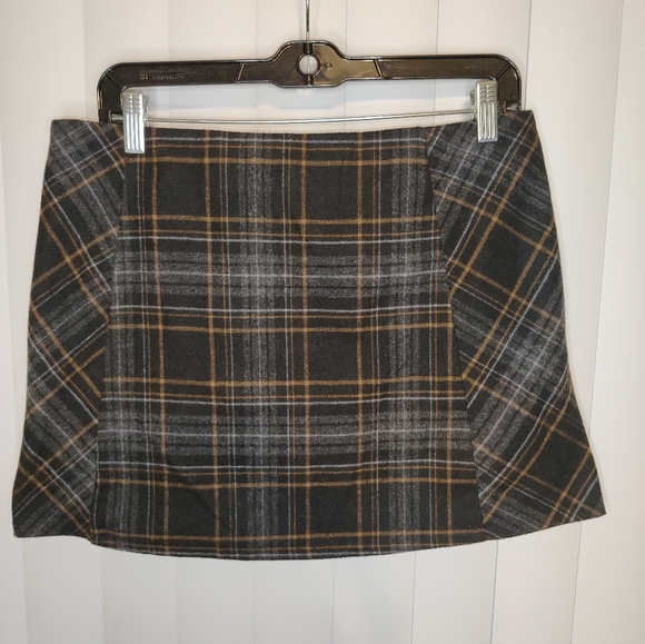 Pull&Bear Black & Brown Plaid Mini Skirt Size Large - Picture 2 of 3